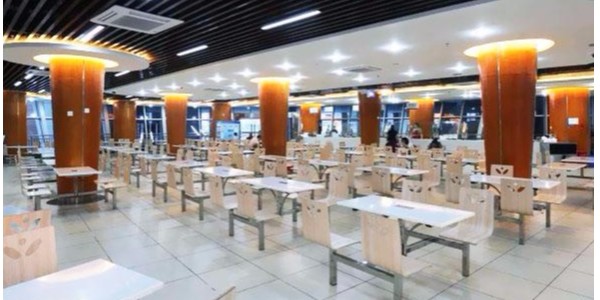 学校食堂应该选择什么样的食堂承包方？